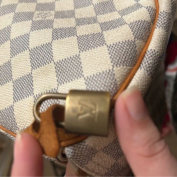 AUTHENTIC Louis Vuitton Speedy with FREE COA! - Picture 15 of 16